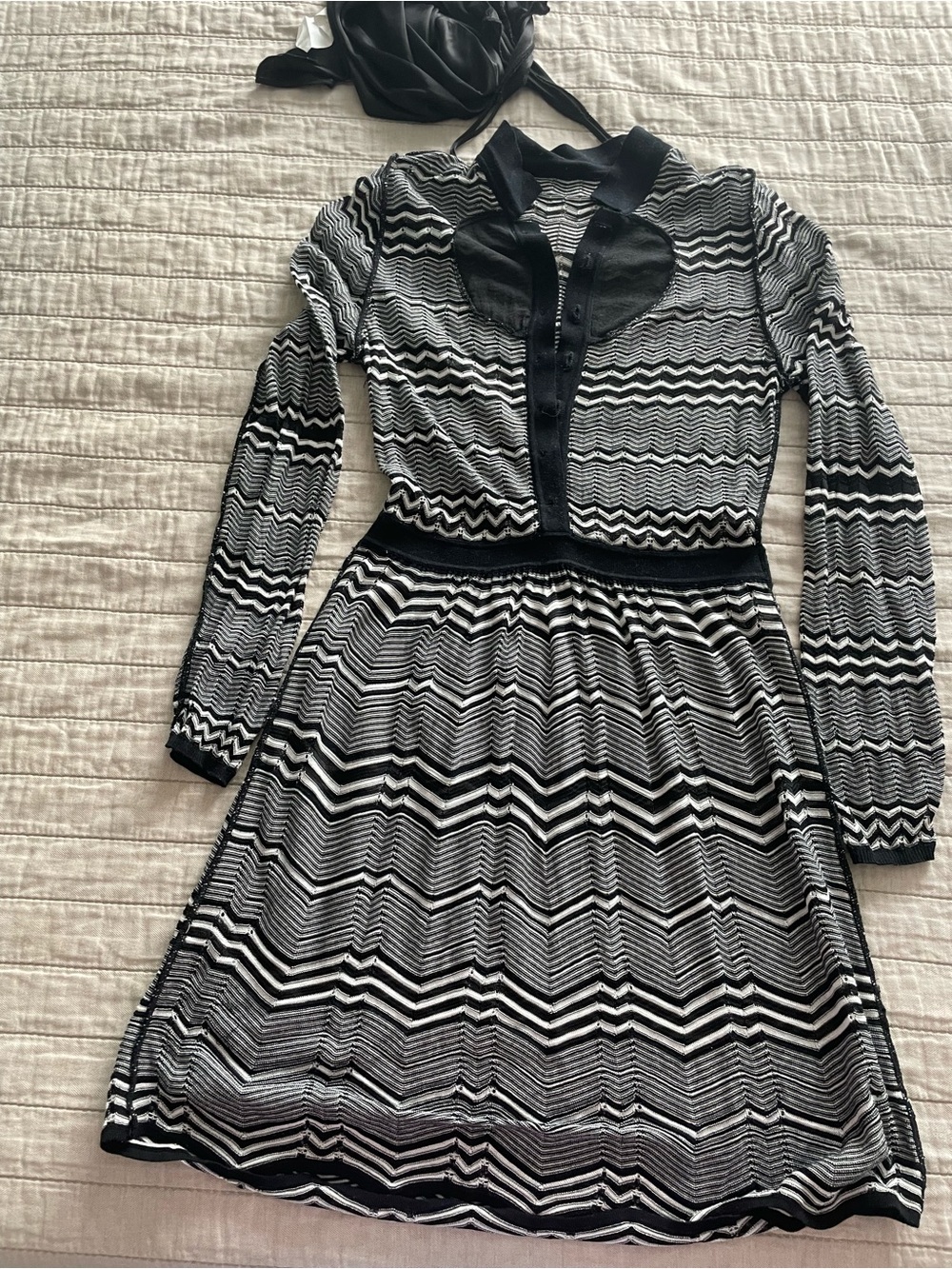 Missoni Black and White Zigzag Long-Sleeve Knit Dress - Picture 16 of 17